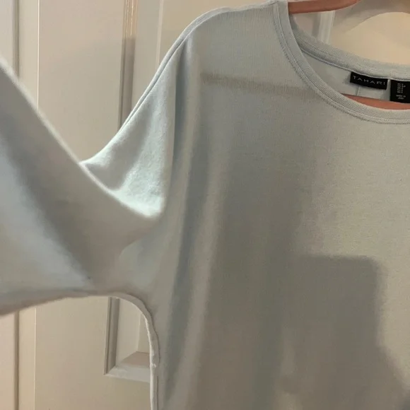 TAHARI SWEATER. Lightweight. Robins Egg Blue SZ Small Petite. Loose/Forg… - Picture 3 of 5